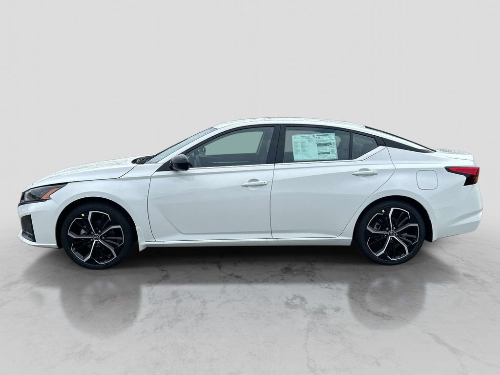 New 2026 Nissan Altima 2.5 SR FWD image 2