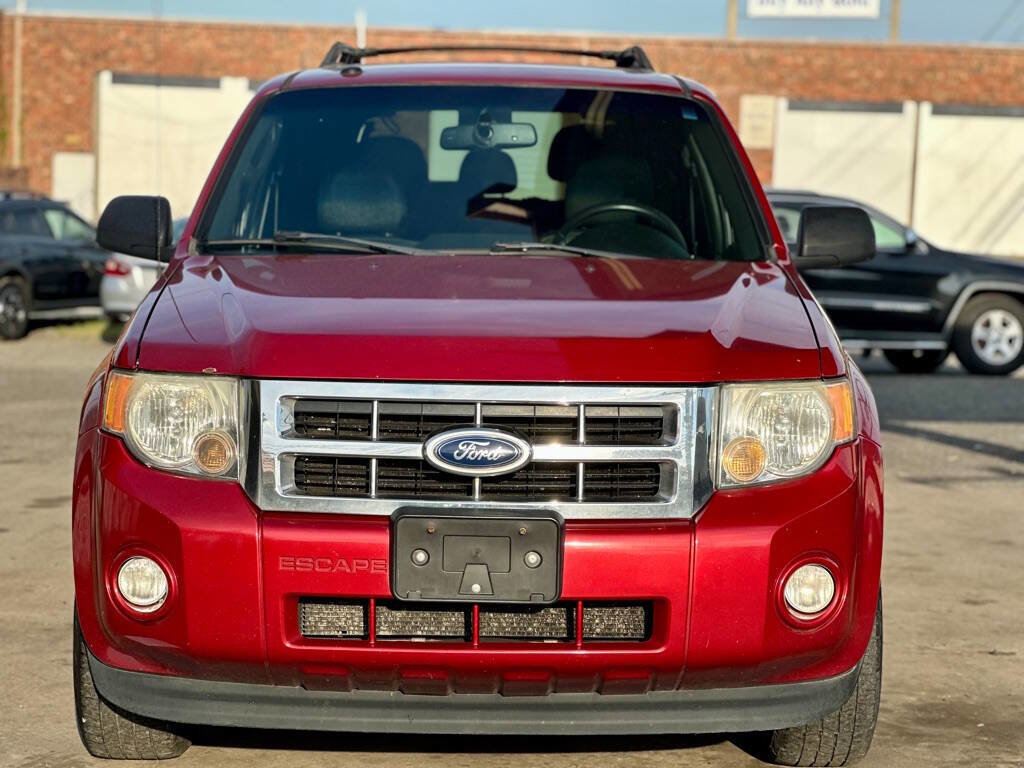 Used 2012 Ford Escape XLT AWD/4WD image 2