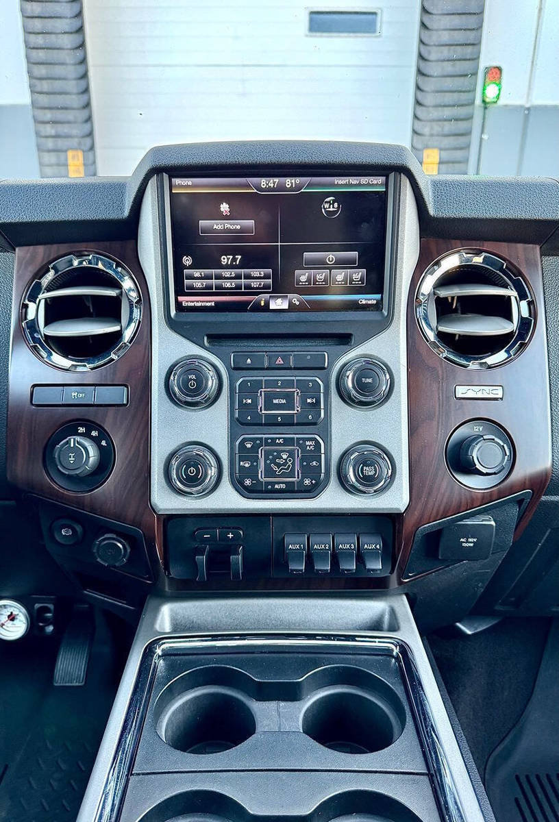 Used 2016 Ford F250 Lariat w/ Lariat Ultimate Package AWD/4WD image 33