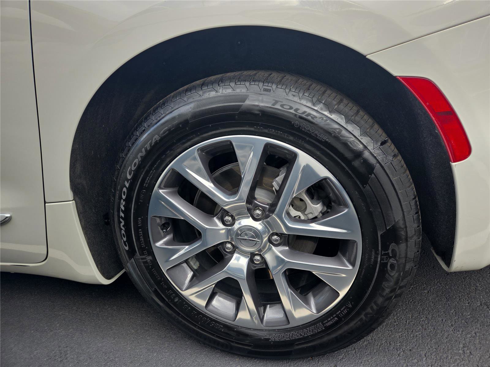 Used 2021 Chrysler Pacifica Pinnacle image 11