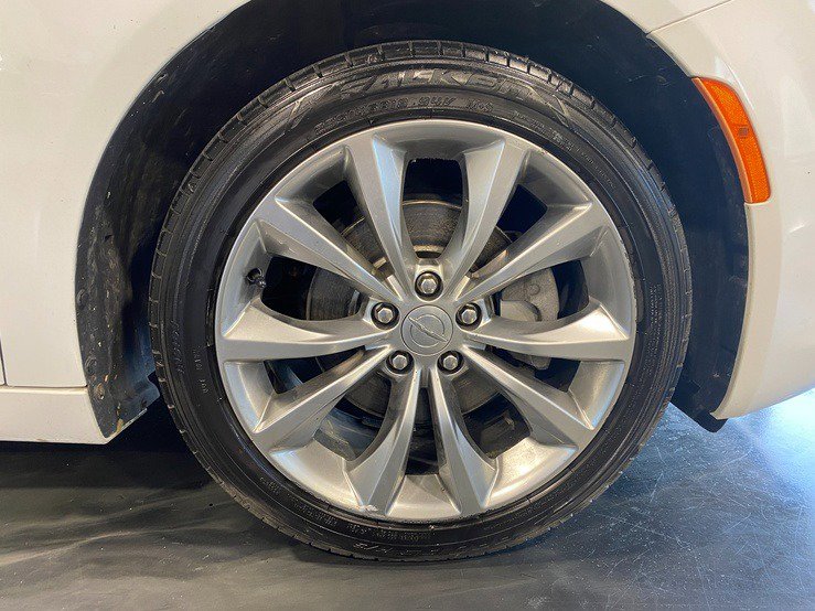 Used 2016 Chrysler 200 S w/ Navigation & Sound Group I image 7