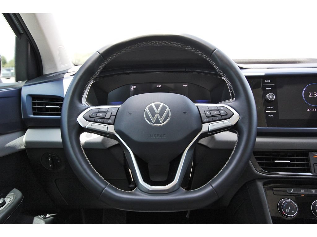 Used 2023 Volkswagen Taos SE w/ Panoramic Sunroof Package FWD image 15