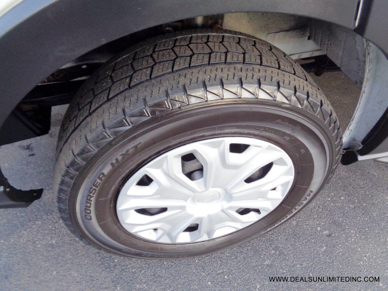 Used 2019 Ford Transit 250 130 Low Roof image 5