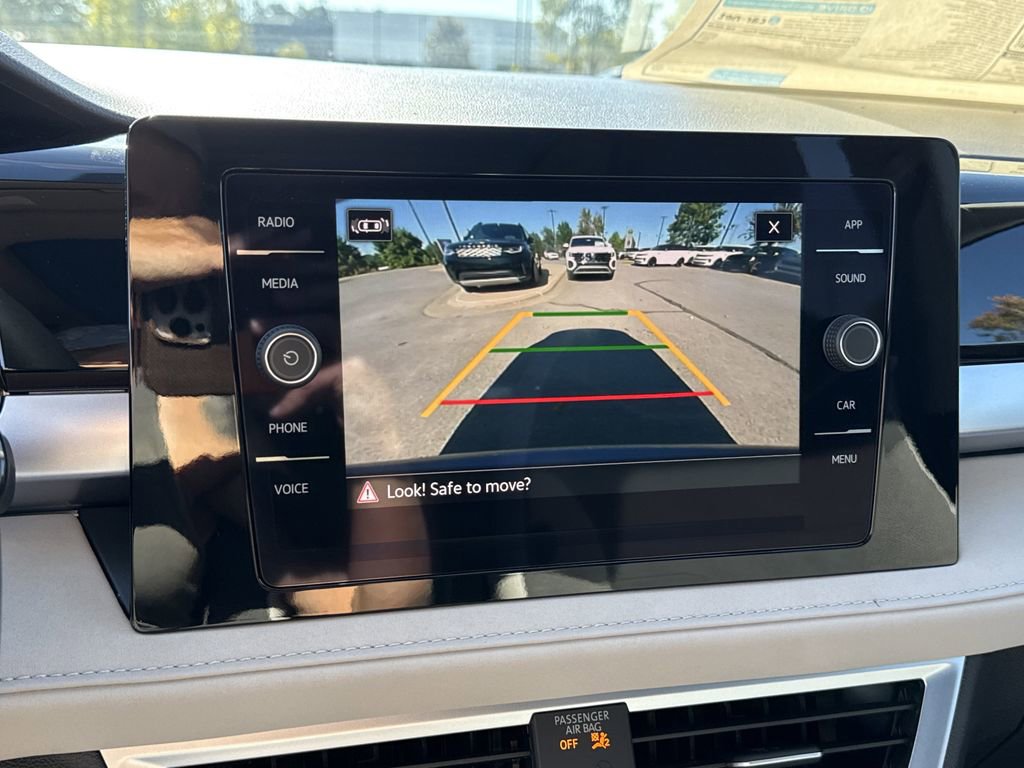 New 2025 Volkswagen Taos SE image 30