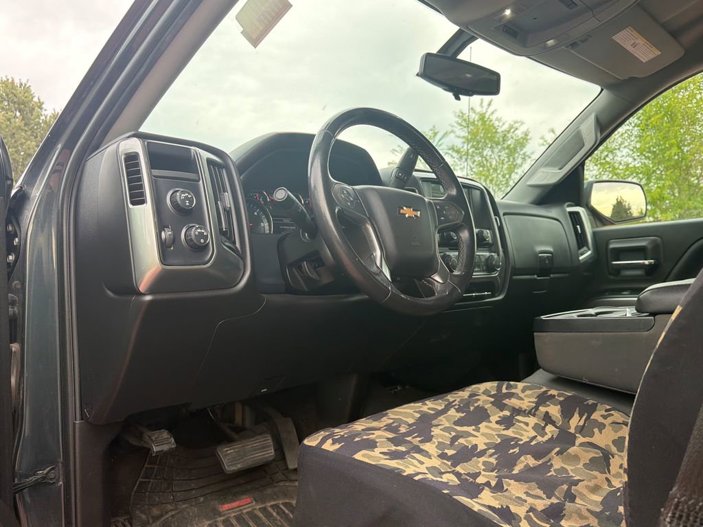 Used 2018 Chevrolet Silverado 1500 LT AWD/4WD image 12