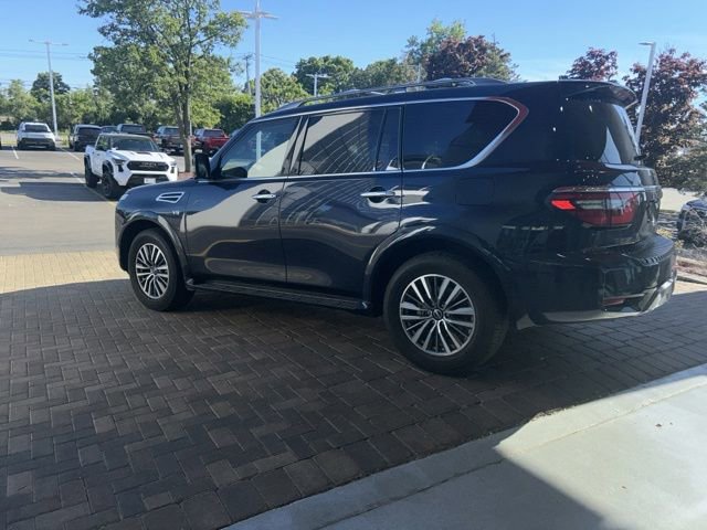 Used 2022 Nissan Armada SL AWD/4WD image 2