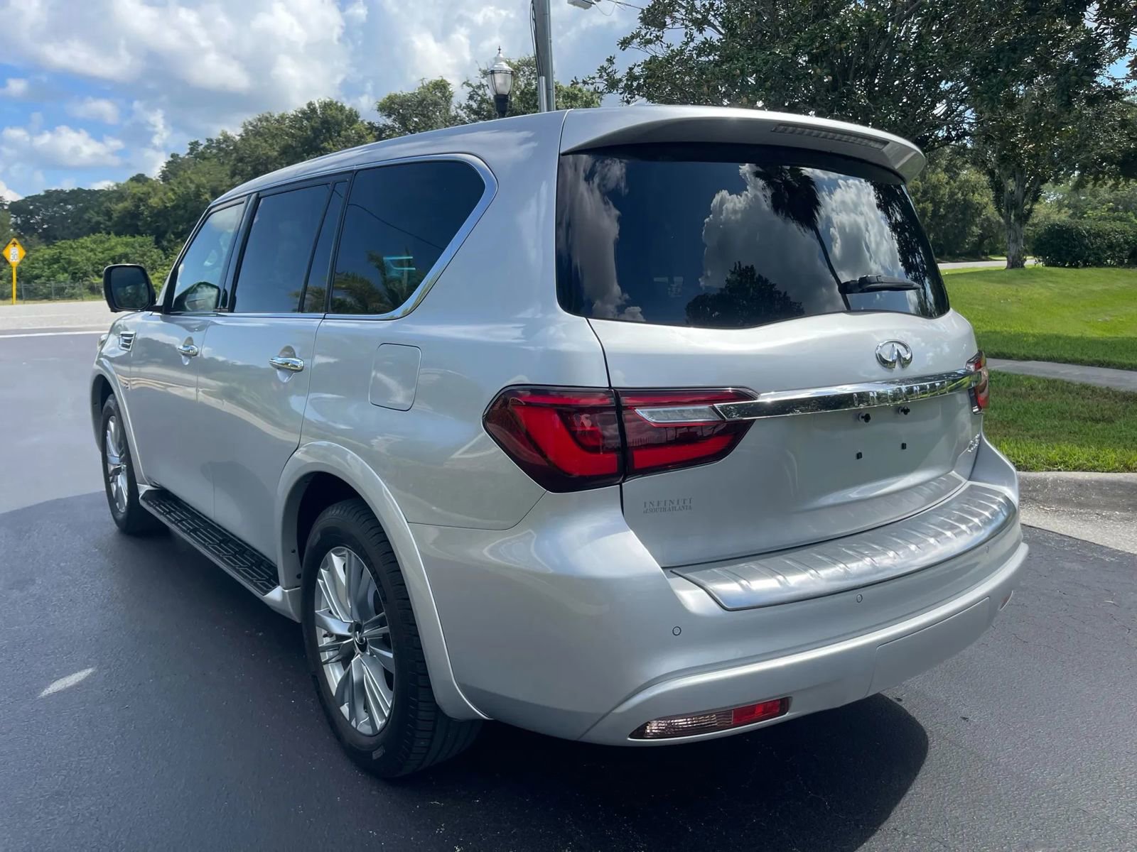 Used 2019 INFINITI QX80 Luxe image 7