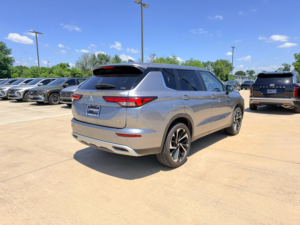 Used 2024 Mitsubishi Outlander SE AWD/4WD image 5