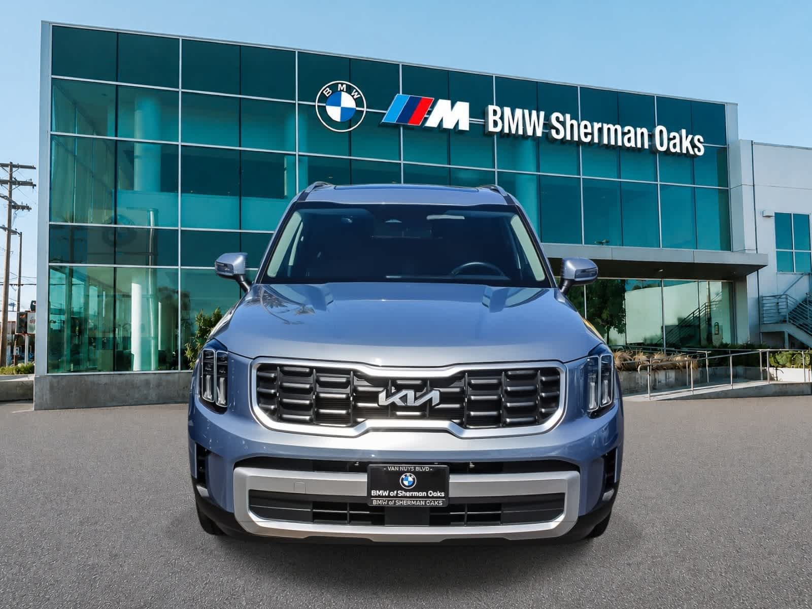 Used 2024 Kia Telluride S w/ S Sunroof Package FWD image 2