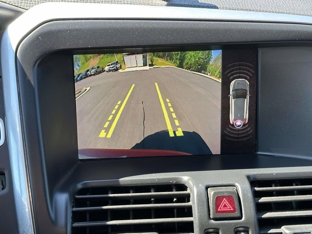 Used 2017 Volvo XC60 T6 R-Design w/ Climate Package image 22