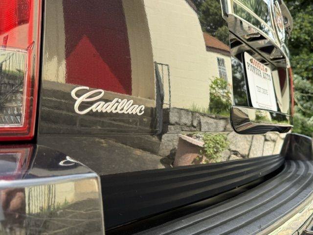 Used 2013 Cadillac Escalade ESV Luxury AWD/4WD image 28