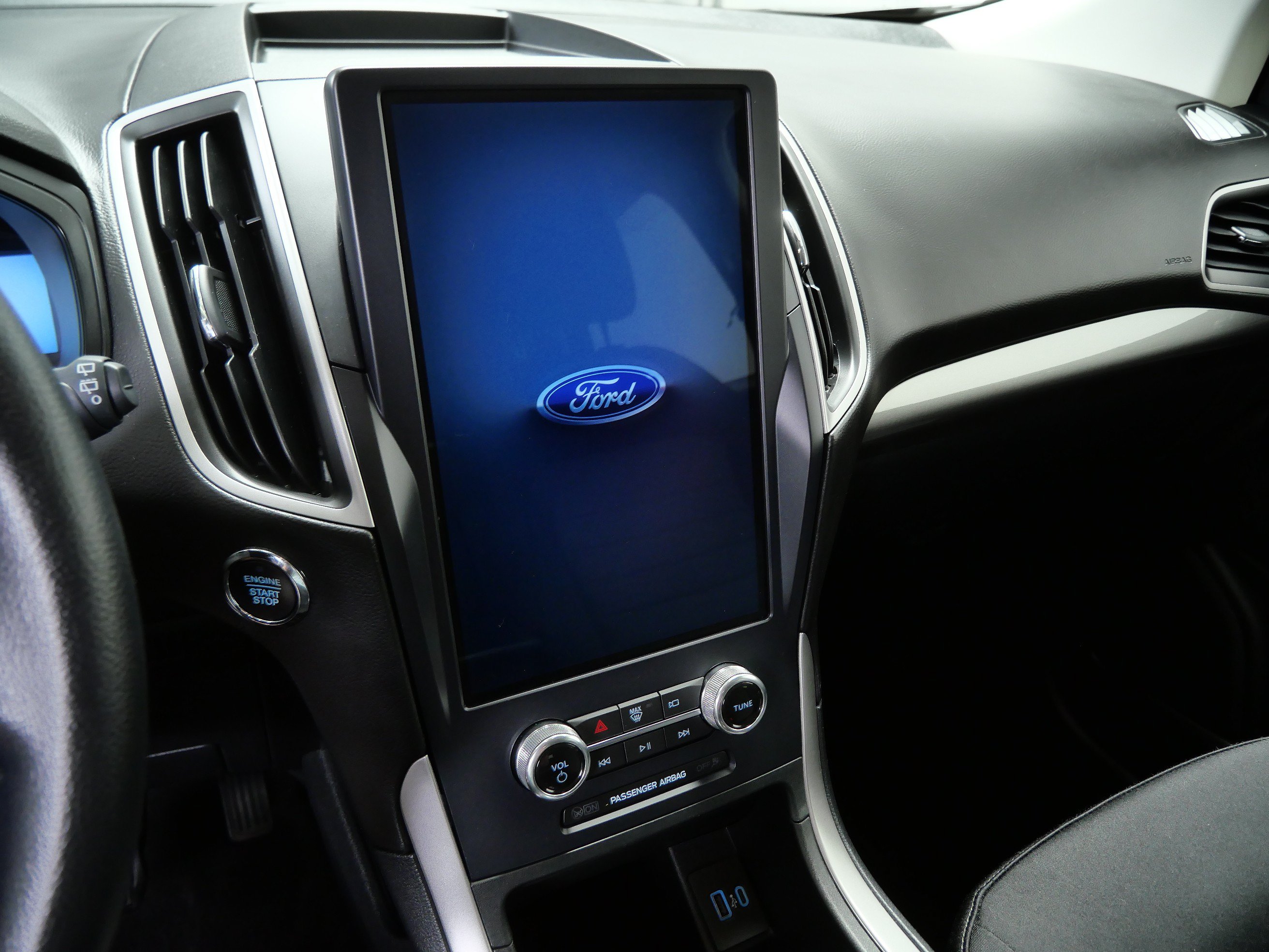 Used 2022 Ford Edge SE w/ Black Appearance Package AWD/4WD image 17