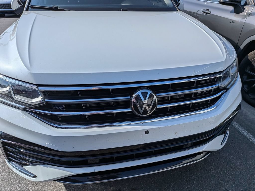 Used 2024 Volkswagen Tiguan SEL R-Line AWD/4WD image 15