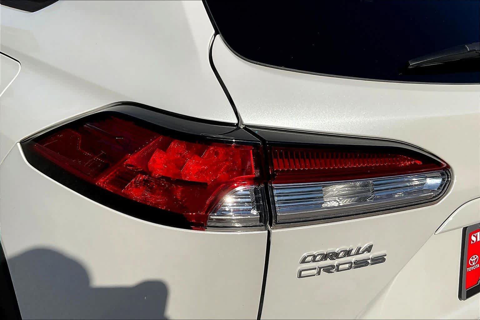 Used 2023 Toyota Corolla Cross LE w/ Moonroof Package FWD image 29