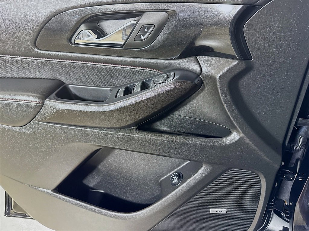 Used 2022 Chevrolet Traverse RS image 15