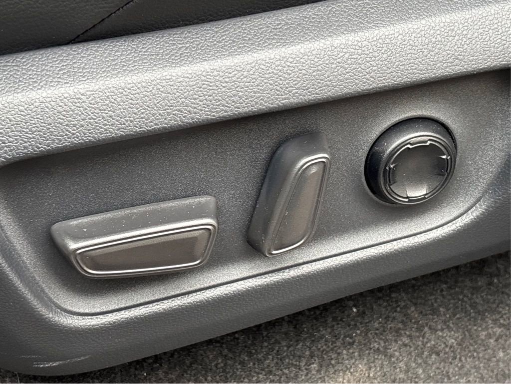 Used 2025 Toyota 4Runner Limited image 27