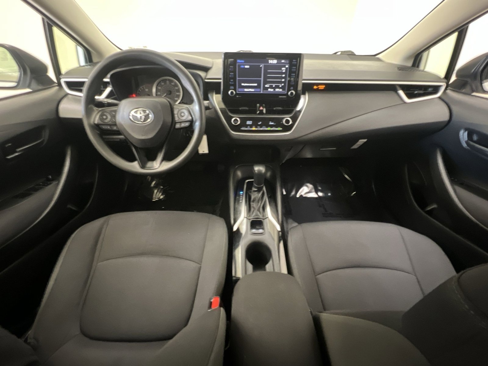 Used 2022 Toyota Corolla LE image 21