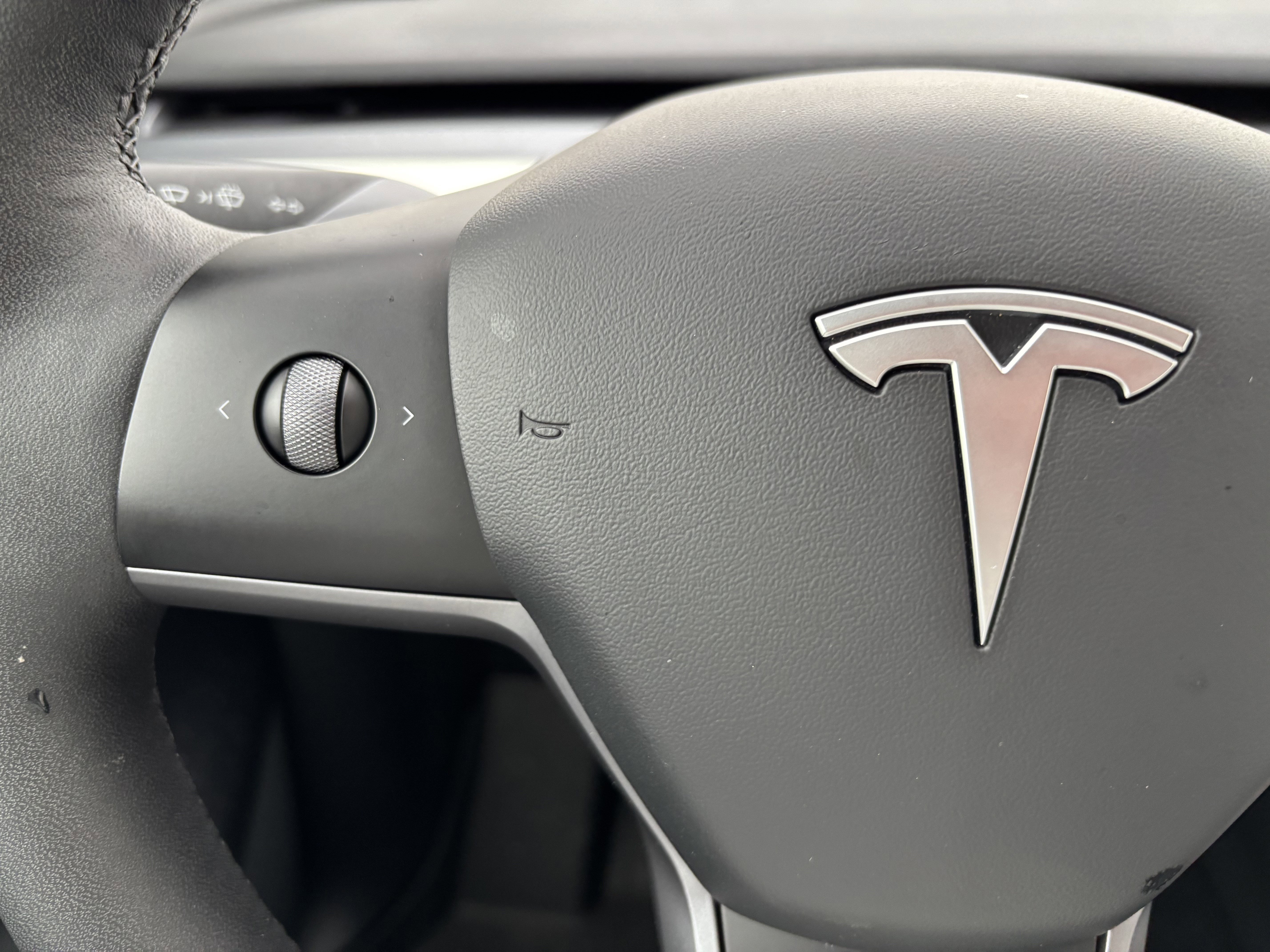 Used 2022 Tesla Model Y Performance AWD/4WD image 15
