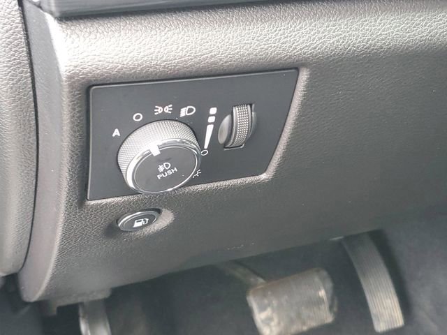 Used 2020 Jeep Grand Cherokee Laredo image 14