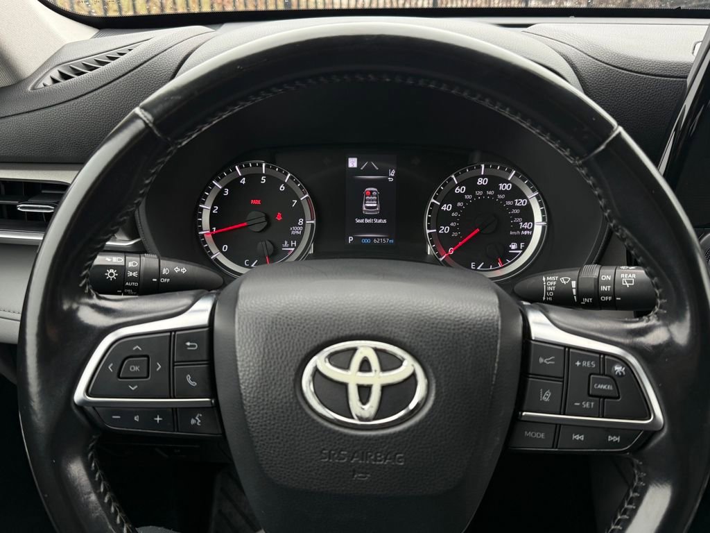 Used 2021 Toyota Highlander LE image 24