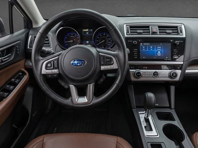 Used 2017 Subaru Outback 2.5i Touring AWD/4WD image 5