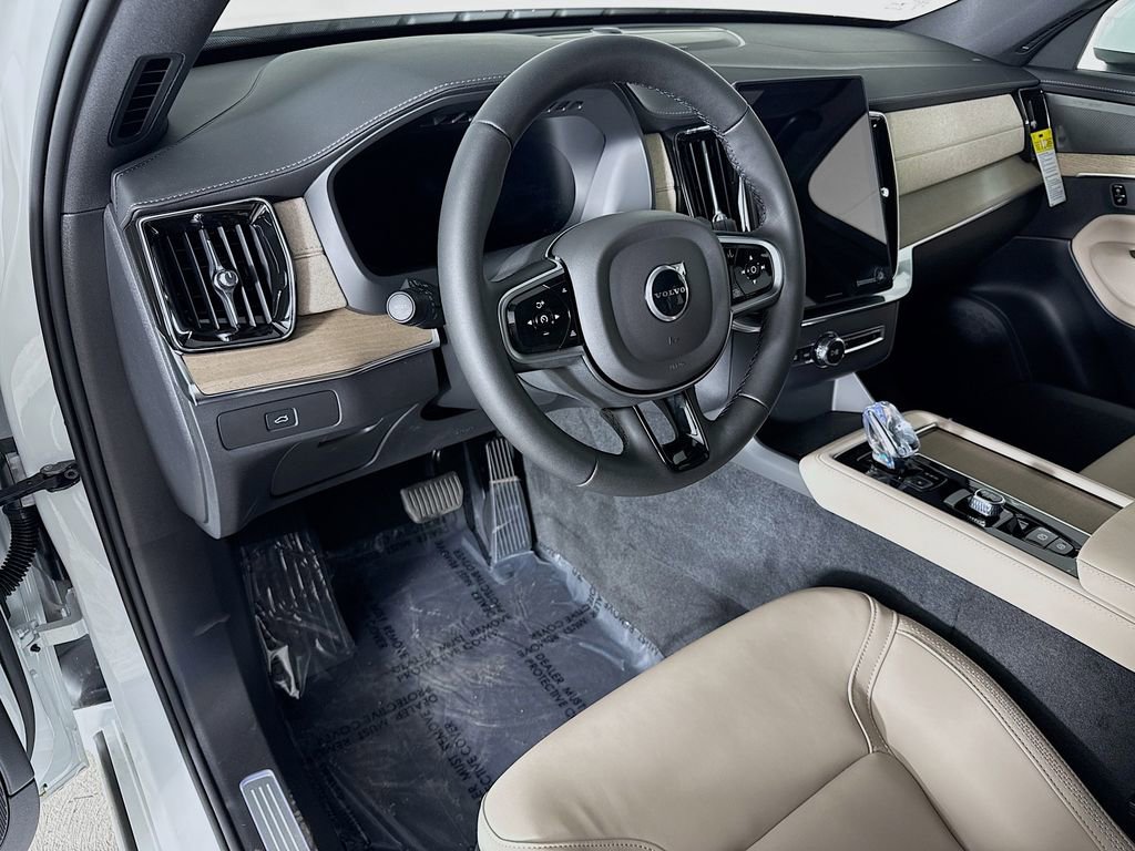 New 2026 Volvo XC90 B6 Plus w/ Protection Package Premier image 9
