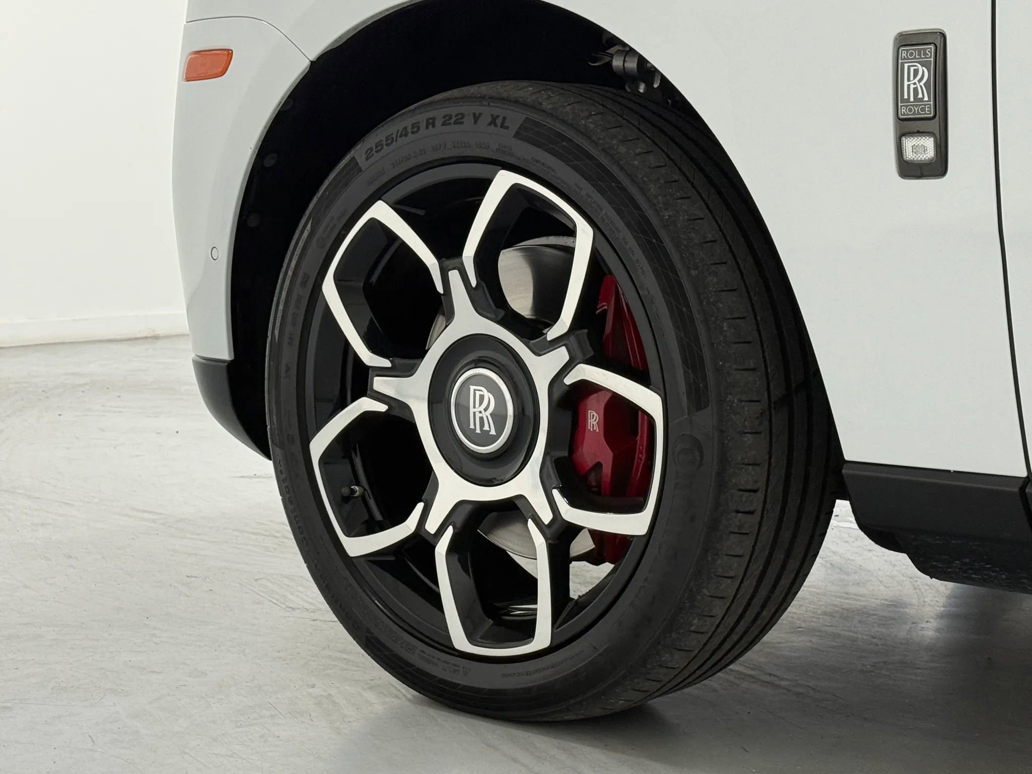 Used 2021 Rolls-Royce Cullinan Black Badge image 13