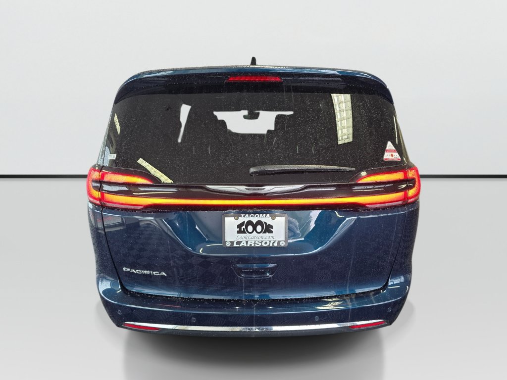 Used 2025 Chrysler Pacifica Select FWD image 4