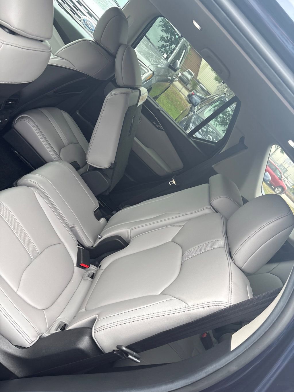 Used 2025 Honda Pilot EX-L image 3