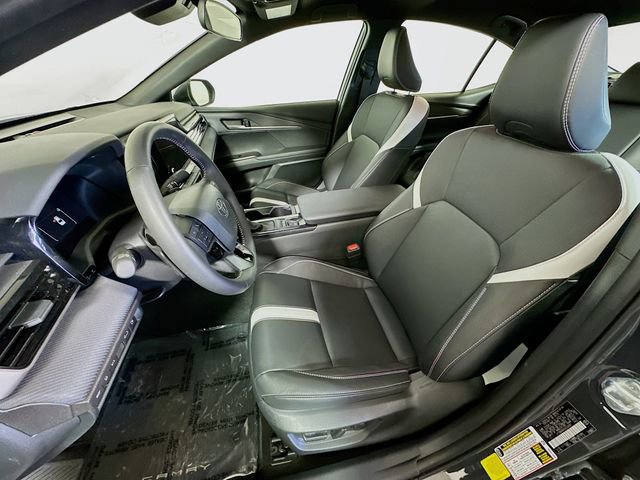 Used 2025 Toyota Camry SE image 12