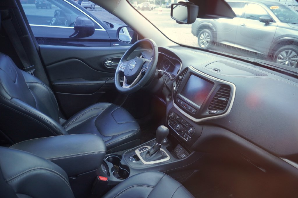 Used 2014 Jeep Cherokee Limited w/ Technology Group AWD/4WD image 9