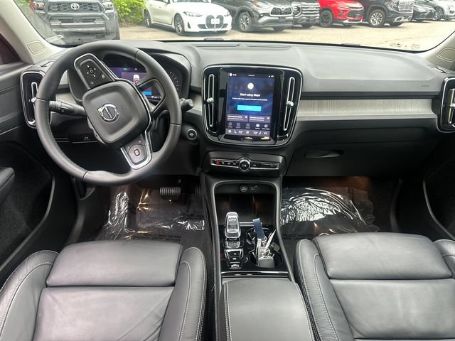 Used 2024 Volvo XC40 B5 Plus AWD/4WD image 19