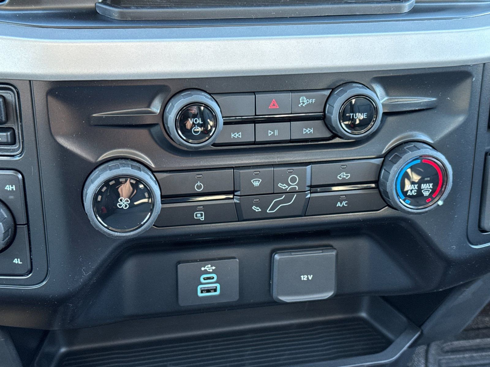 New 2026 Ford F250 XL w/ XL Chrome Package image 19