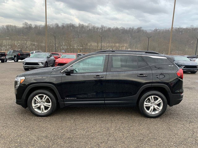 Certified 2022 GMC Terrain SLE w/ Driver Convenience Package image 2