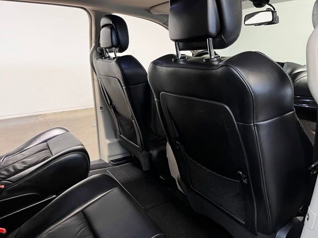 Used 2012 Chrysler Town & Country Limited w/ Luxury Group FWD image 14