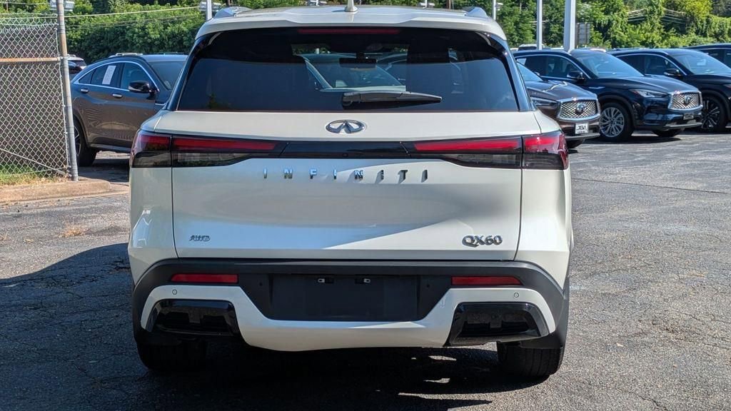 Used 2024 INFINITI QX60 Luxe w/ Vision Package image 4