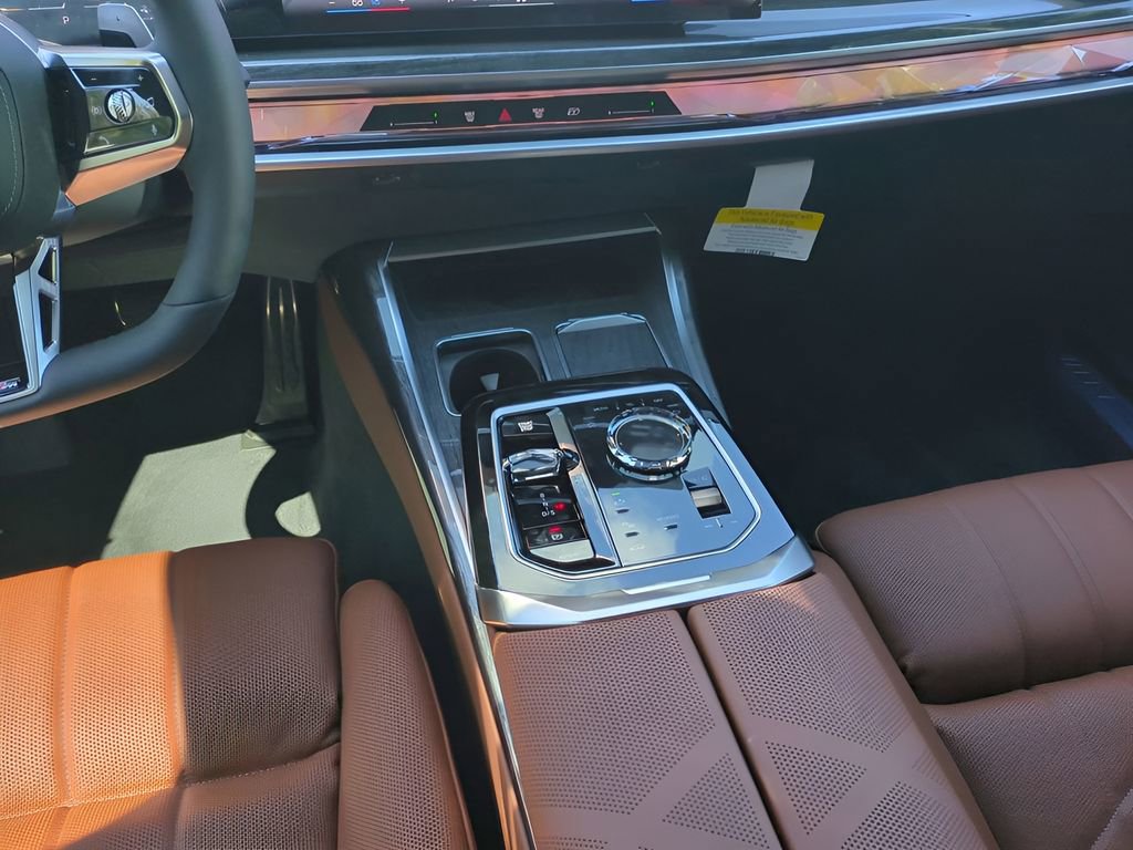 New 2026 BMW 750e xDrive AWD/4WD image 18