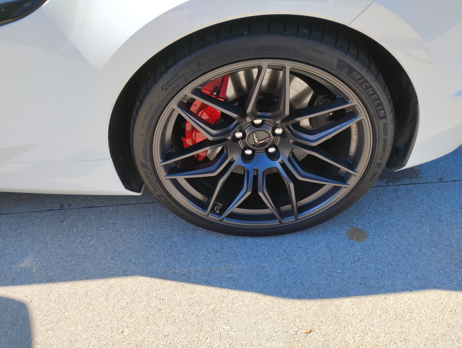 Used 2024 Chevrolet Corvette Z06 w/ Stealth Interior Trim Package RWD image 25