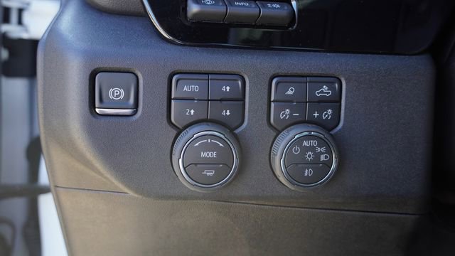 Used 2025 Chevrolet Silverado 3500 LTZ w/ LTZ Texas Edition image 22
