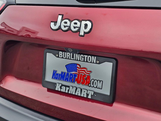 Used 2019 Jeep Cherokee Latitude Plus w/ Comfort/Convenience Group AWD/4WD image 16