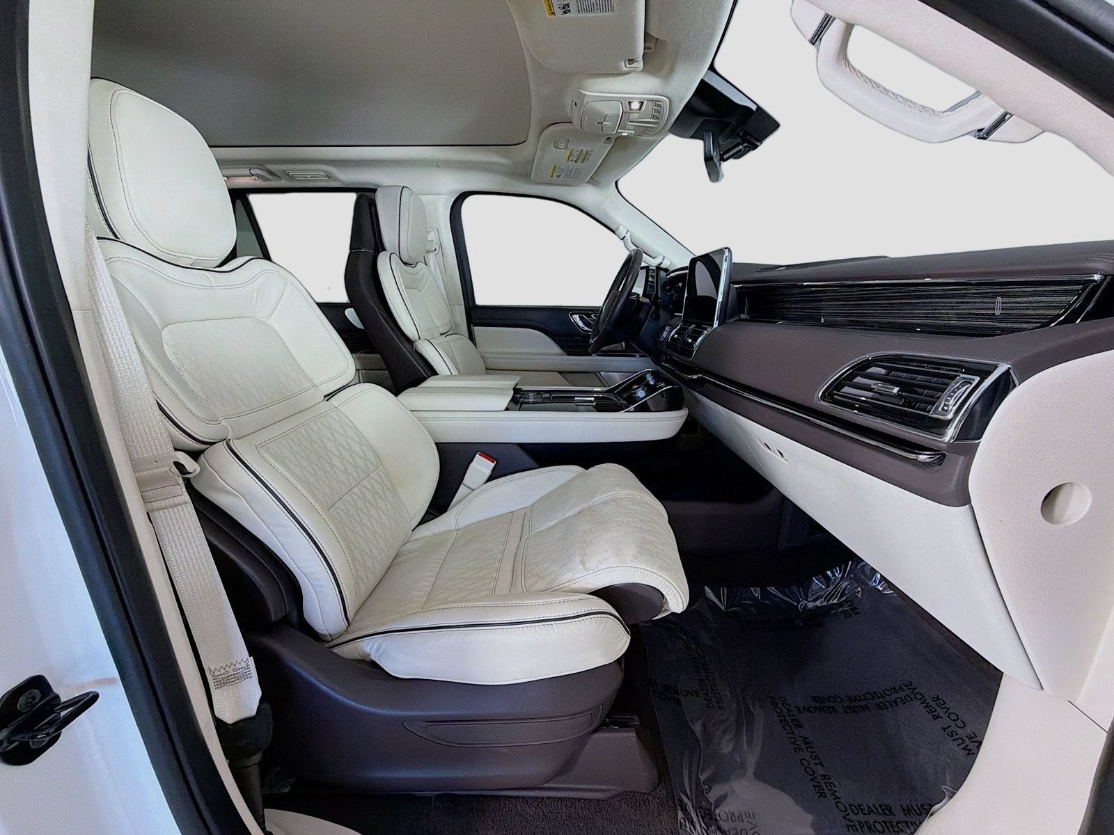 Used 2021 Lincoln Navigator Black Label w/ Cargo Convenience Package AWD/4WD image 30