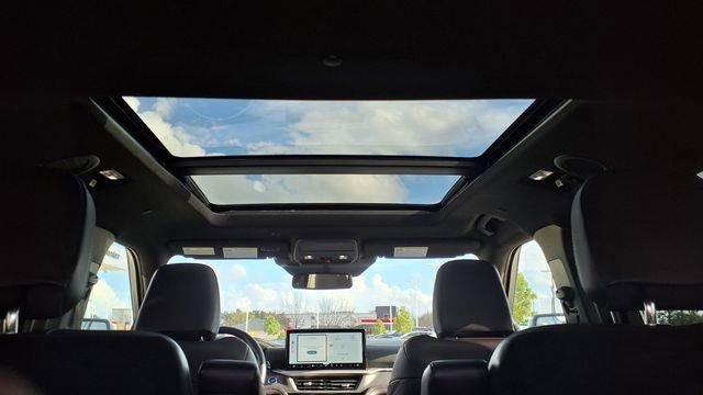 Used 2025 Ford Explorer Platinum w/ LUX Leather Package image 30