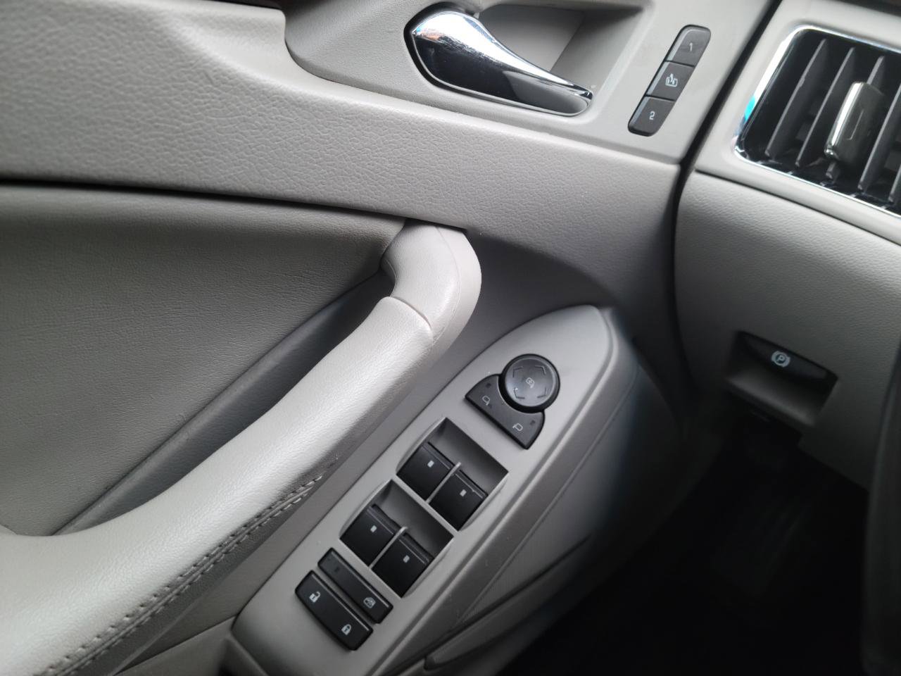 Used 2013 Cadillac CTS Premium image 13