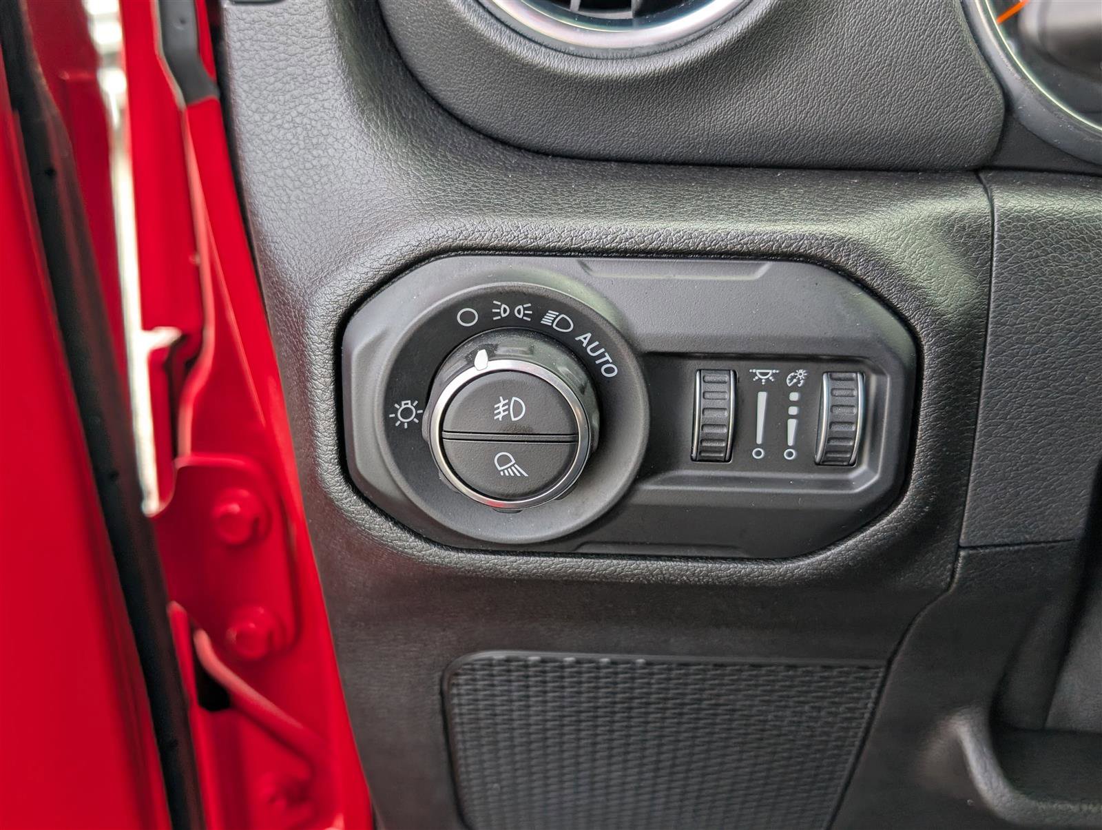 Used 2020 Jeep Gladiator Overland image 19