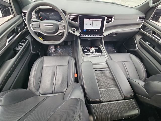 Used 2024 Jeep Wagoneer Series II w/ Flexible Seating Group image 14