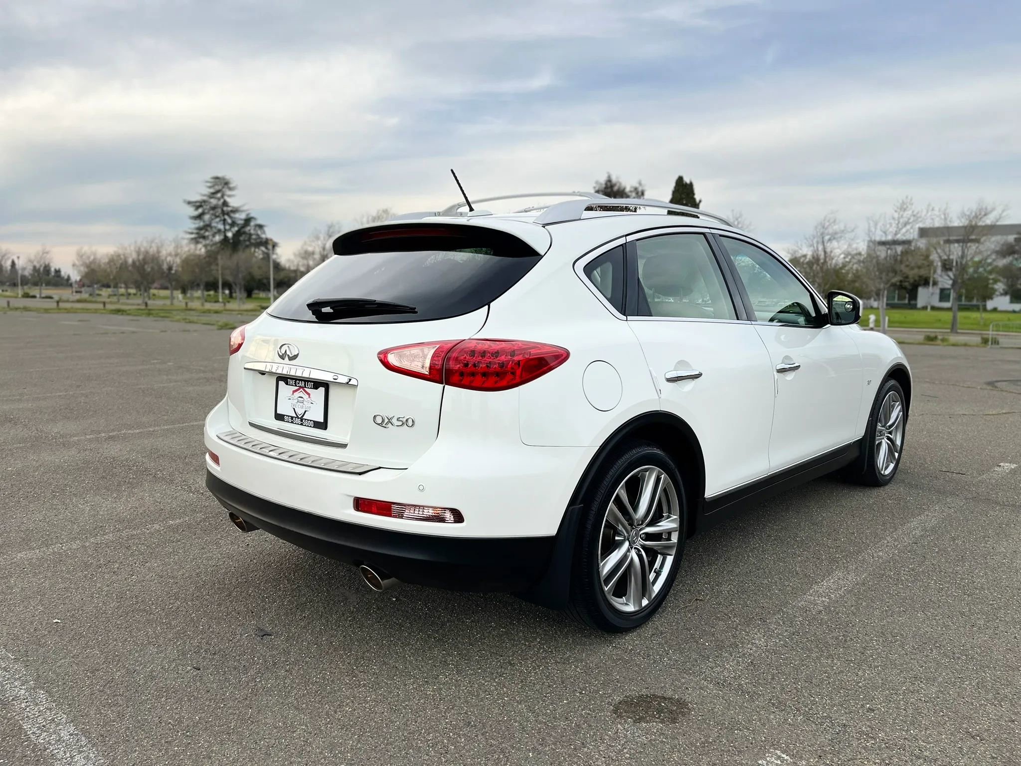 Used 2014 INFINITI QX50 Journey w/ Premium Package image 5