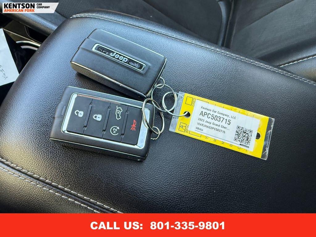 Used 2023 Jeep Grand Cherokee Altitude image 41