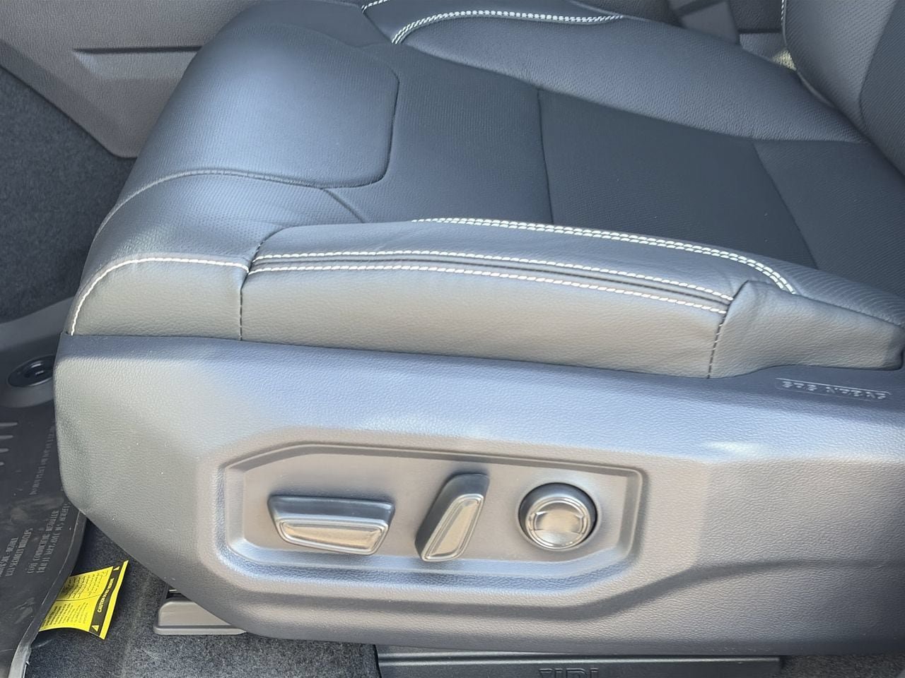 New 2026 Toyota Tundra Limited AWD/4WD image 16