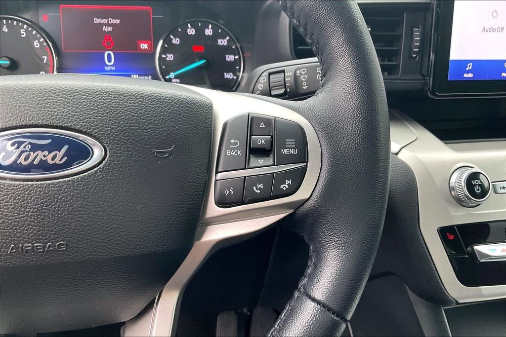 Used 2023 Ford Explorer XLT AWD/4WD image 18