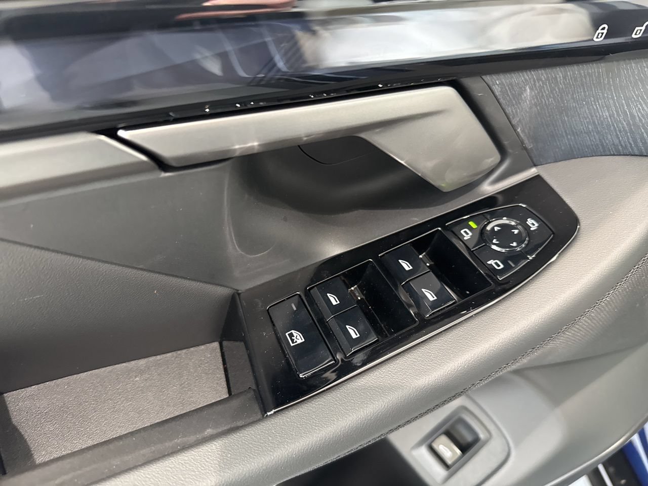 New 2026 BMW 550e xDrive AWD/4WD image 40
